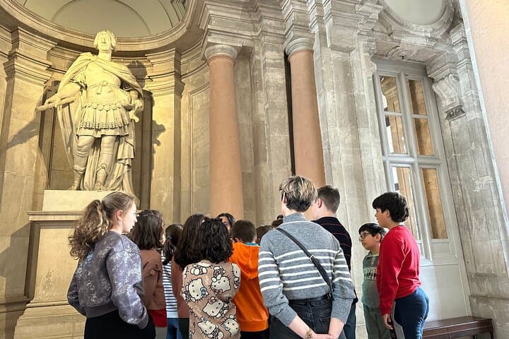 Kid-Friendly Royal Palace Private Tour in Madrid for Families photo 3