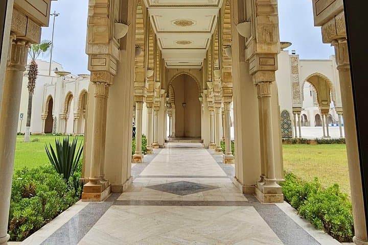 Casablanca Essentials: Hassan II Mosque, Rick's Café & Old Souks Private City Tour photo 5