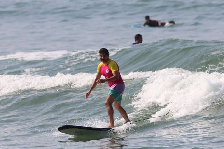 Personalized Surf Lessons in Lima — Learn to Ride Pacific Waves photo 4