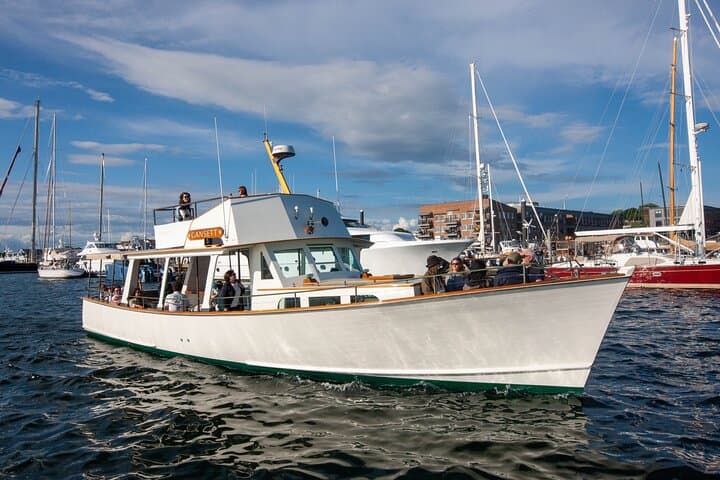 Morning Mimosa Cruise in Newport Harbor: A Refreshing Coastal Adventure