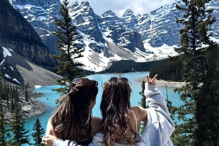 Best of Banff Day Tour: Moraine Lake, Lake Louise & Johnston Canyon from Calgary