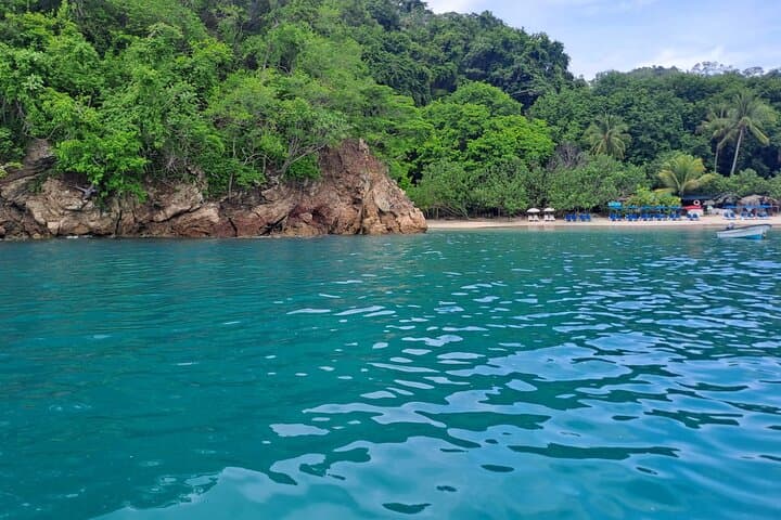 Tortuga Island Day Trip with Snorkeling from Puntarenas photo 2