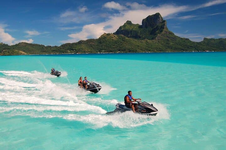 Circle Bora Bora: Private Guided Jet Ski Tour of the Blue Lagoon photo 3