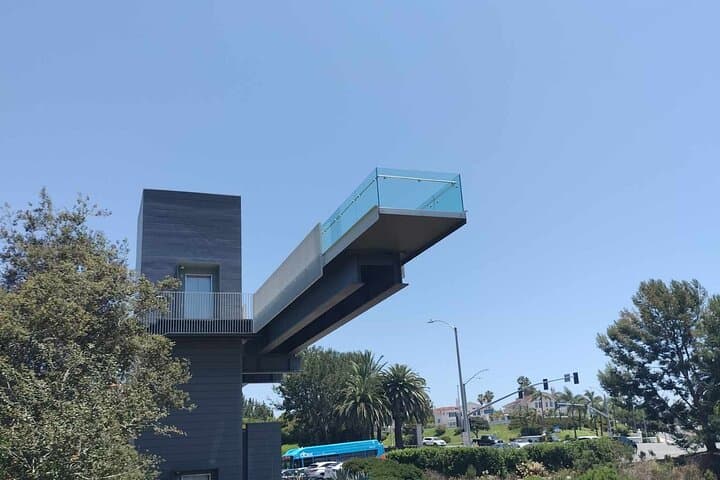 Luxury Newport Beach Coastal Tour: Lido Marina, Fashion Island & Balboa Island photo 2