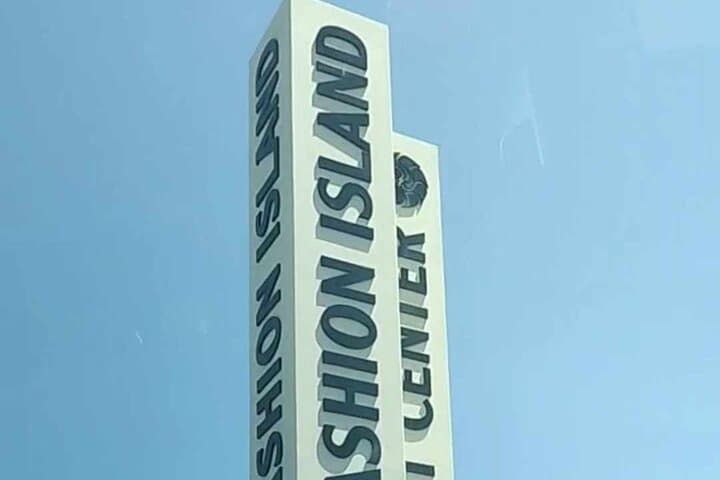 Luxury Newport Beach Coastal Tour: Lido Marina, Fashion Island & Balboa Island photo 5