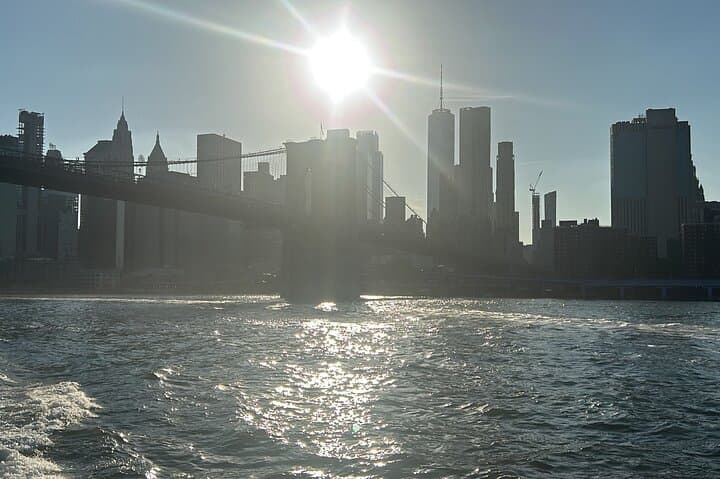 Brooklyn Bridge to DUMBO Walking Tour: Brooklyn Heights & East River Views photo 3