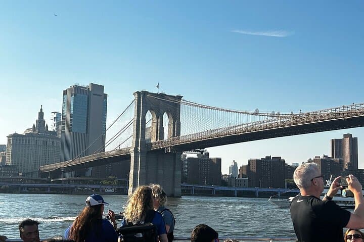 Brooklyn Bridge to DUMBO Walking Tour: Brooklyn Heights & East River Views photo 5