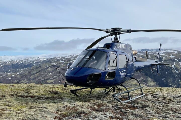 Helicopter Landing on Vatnajökull: Glacier Edge Tour from Skaftafell