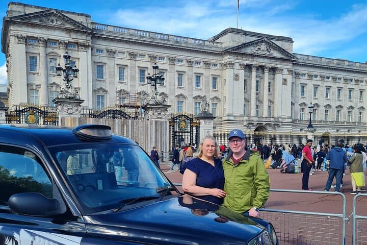 Black Cab Top Sights Tour and Thames River Cruise — London Private Sightseeing