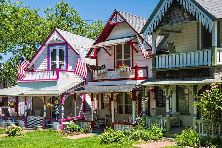 Martha's Vineyard 1-Day Escape from Boston — Ferry, Sightseeing & Island Free Time