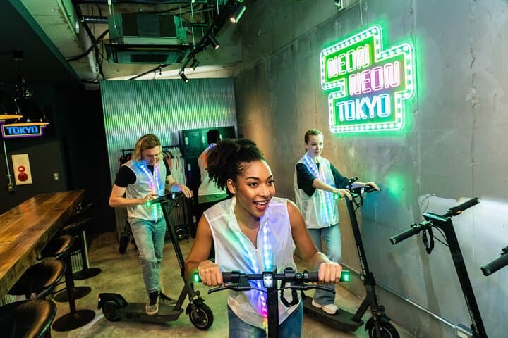 Tokyo Night E‑Scooter Ride and Tokyo Tower Observatory Tour photo 4