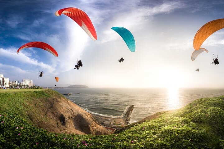 Coastal Paragliding Over Costa Verde: Private Paratrike Flights in Lima