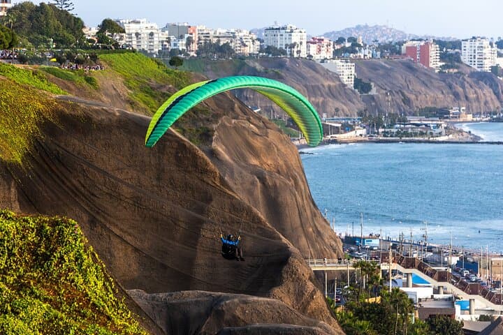 Coastal Paragliding Over Costa Verde: Private Paratrike Flights in Lima photo 5