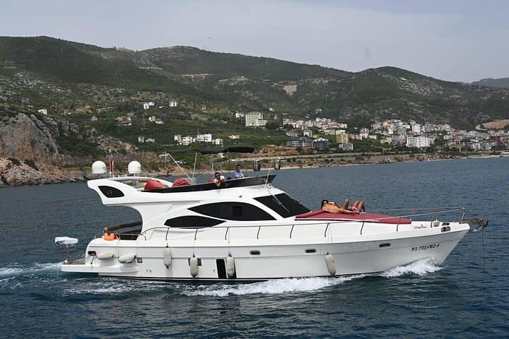 Private Yacht Tour in Alanya — 4-Hour My Dream Yacht with Lunch photo 1