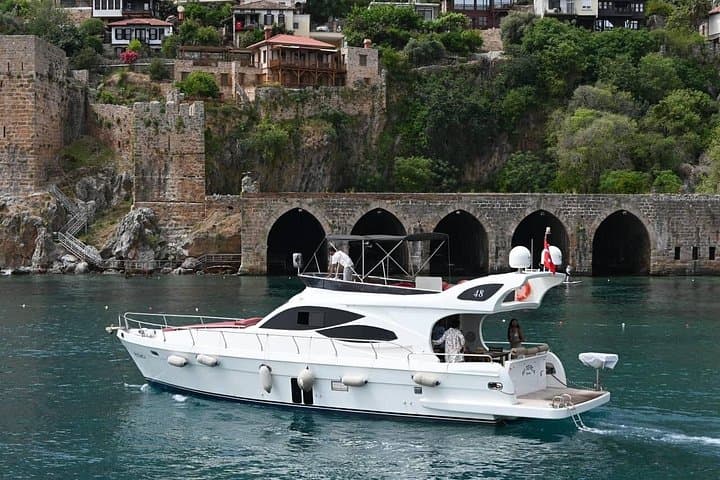 Private Yacht Tour in Alanya — 4-Hour My Dream Yacht with Lunch photo 2