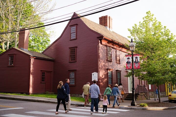 Discover Colonial Newport: Guided Historic Walking Tour of Washington Square photo 3
