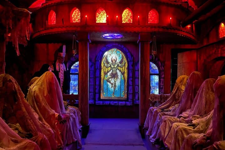 Fall Haunted Fear: Immersive Haunted House Experience Near Zion Illinois
