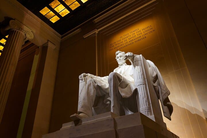 Nighttime Monuments of Washington DC: Private Evening Tour photo 5
