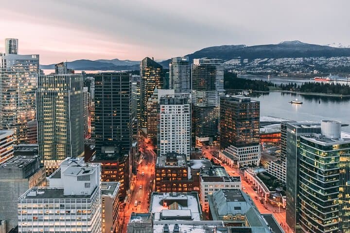 Vancouver YVR Layover: Private Executive Van Tour of City Highlights