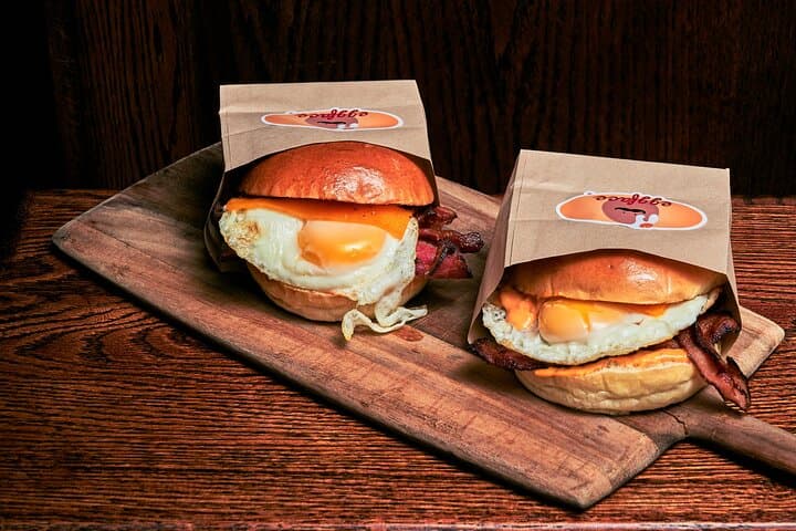 Grab-and-Go Breakfast in Times Square: USA Brooklyn Deli Quick-Bite Guide