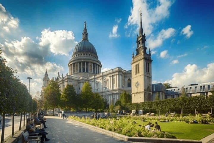 London Black Cab Private Tour: Top Sights & St Paul's Cathedral Entry