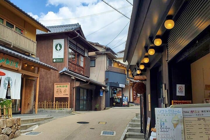 Himeji Castle, Arima Onsen & Mount Rokko — Osaka Full-Day Touring Guide
