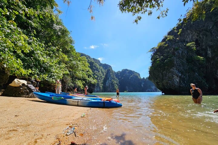 Full-Day Kayaking to Talabeng Sea Cave and Three Islands from Ko Lanta photo 5