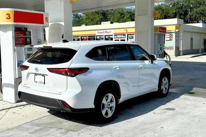 Private airport transfer: smooth ride from JFK to New York City center photo 2