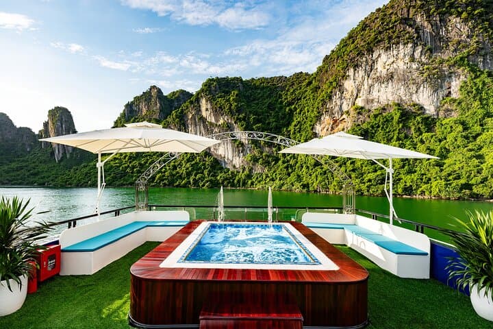 Halong Bay Luxury Day Cruise from Hanoi — Kayak, Buffet & Jacuzzi photo 3