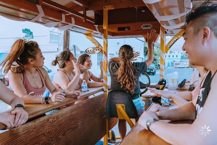 honolulu-beer-lover-bike-tour-kakaako-arts-and-warehouses