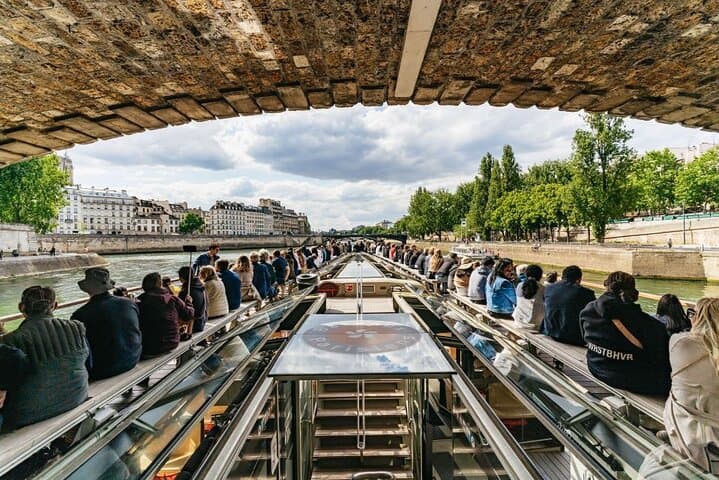 Seine River Cruise Paris — 1-Hour Sightseeing with Audio Guide photo 4