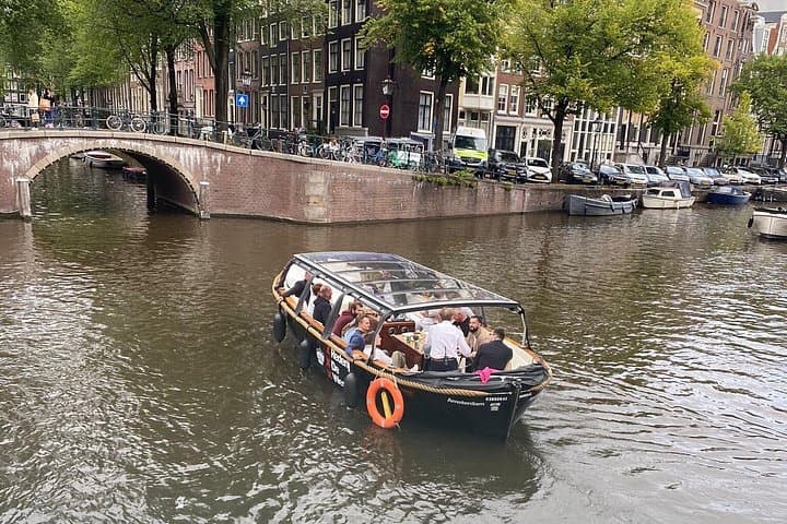 Amsterdam Morning Canal Breakfast Cruise: Prosecco and Croissants on the Canals photo 3