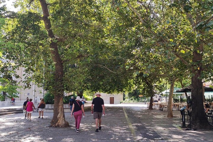Picturesque Paths of Athens: 3.5-Hour Photo & History Walking Tour photo 4