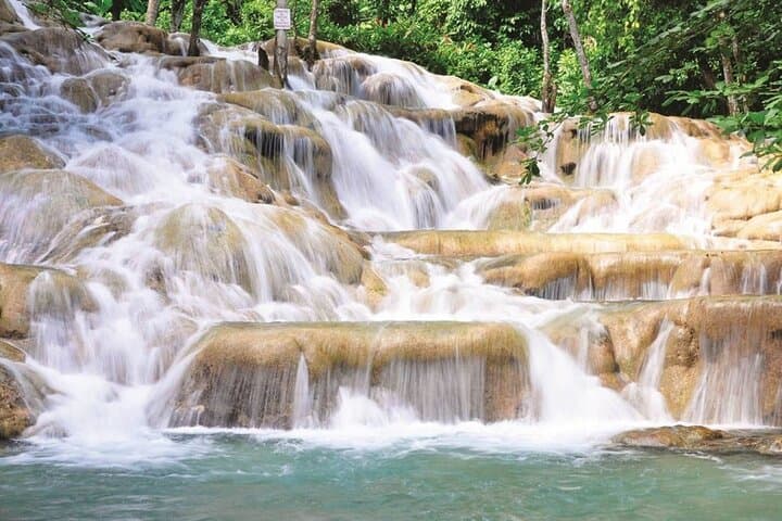 Dunn's River Falls Climb and Ocho Rios Shopping — Transfer-Only Day Tour photo 5