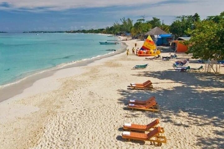 Negril Beach & Rick's Cafe Private Tour — 5-Hour Seven Mile Beach and West End Sunset Experience photo 3