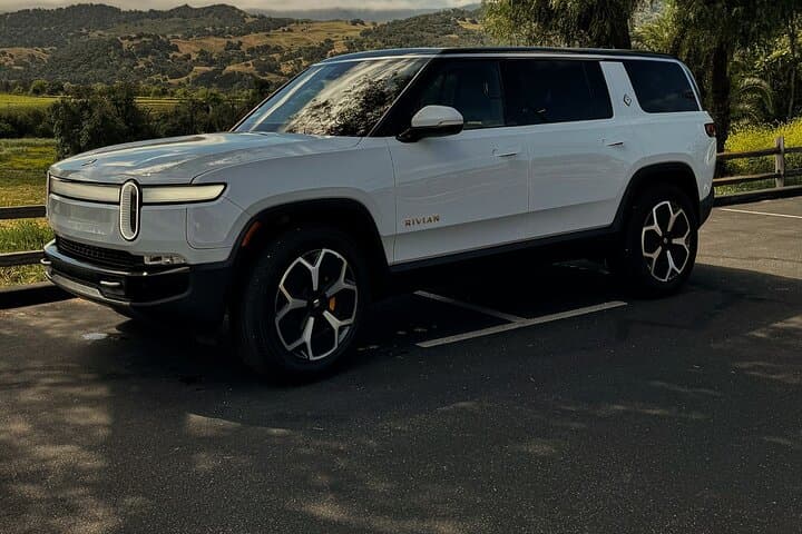 Santa Barbara Private Transportation Service — Airport Transfers, Wine Tours & Event Shuttles photo 1