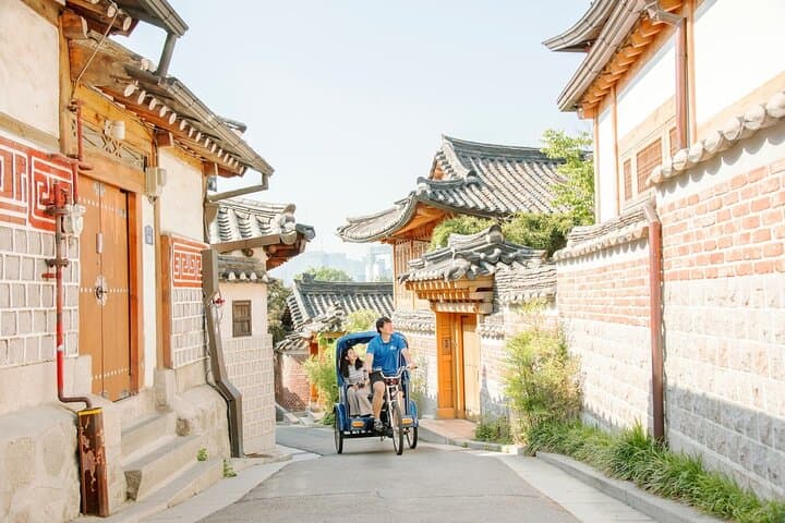 Bukchon Hanok Village Pedicab Tour — 2-Hour Private Historical Ride in Seoul