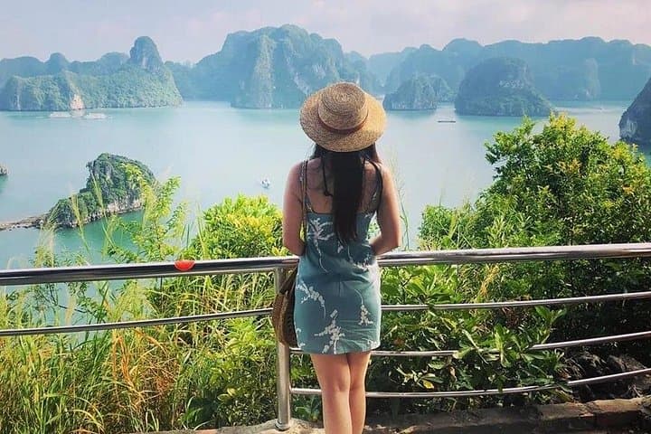 Halong Bay Day Cruise: Titov Island, Sung Sot Cave & Luon Cave Paddle photo 4
