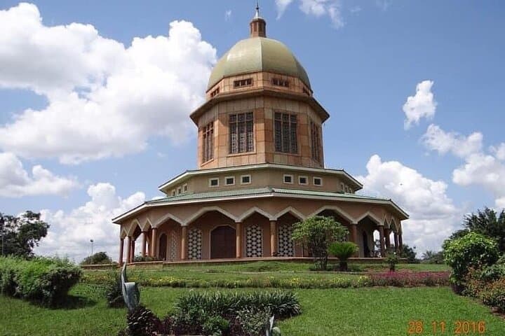 Kampala Motorbike City Tour — Gaddafi Mosque, Owino Market & Independence Monument photo 3