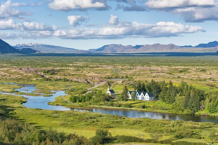 Private Golden Circle Day Tour from Reykjavík: Geysers, Gullfoss & Kerið photo 4