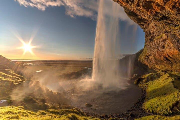 South Coast Private Tour — Black Sand Beach, Waterfalls & Glacier (10-Hour)
