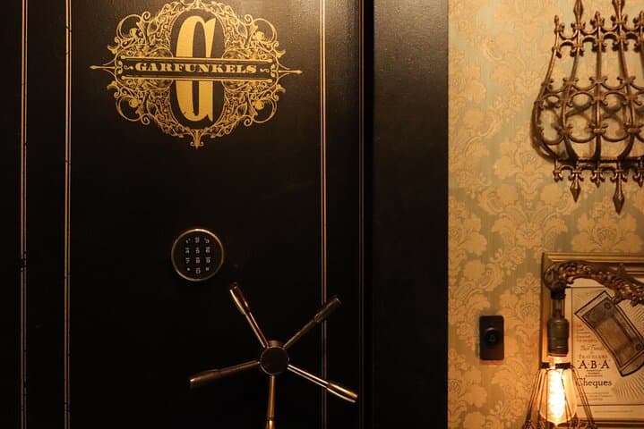 Lower Manhattan Speakeasy Walking Tour — Guided Prohibition-Era Cocktail Experience photo 4