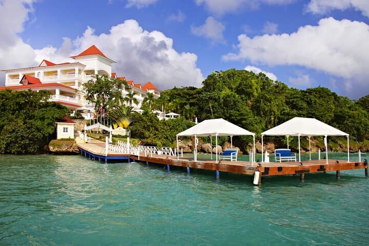 Day Trip from Punta Cana to El Limón Waterfall & Cayo Levantado (Bacardi Island) photo 6