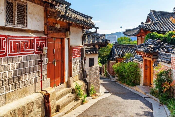 Custom Seoul Walking Tour — Private 3.5- or 6.5-Hour Local Experience