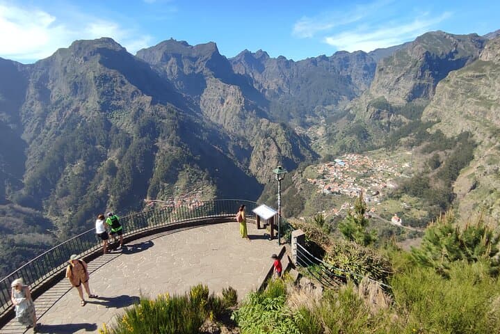 Curral das Freiras, Pico dos Barcelos & Eira do Serrado Day Tour — Madeira Interior photo 6