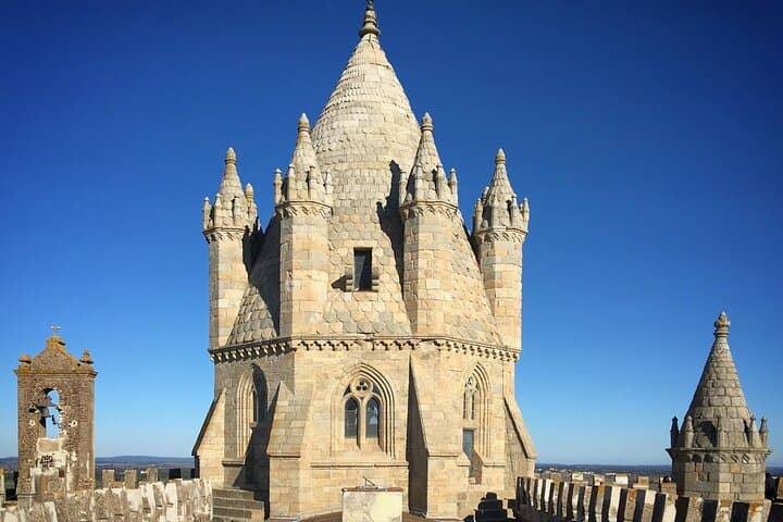 Evora and Monsaraz: Full-Day Private Tour from Lisbon photo 3