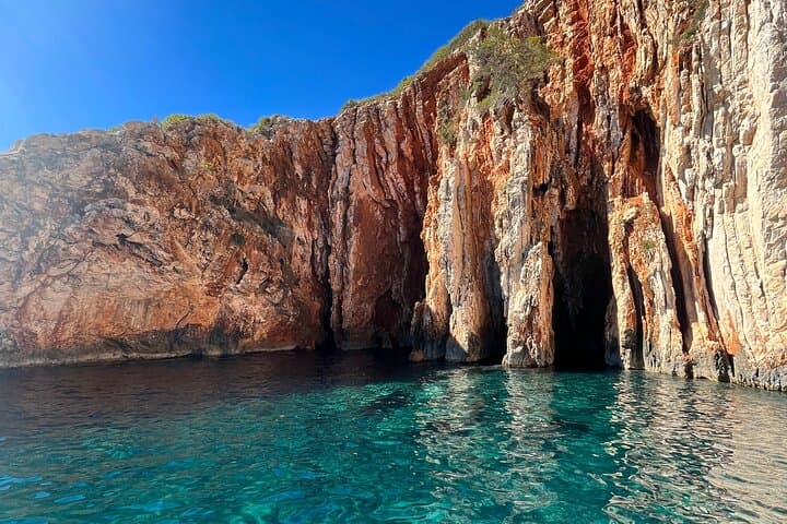 Discover Hvar's Hidden Bays with a Private Speed Boat Tour