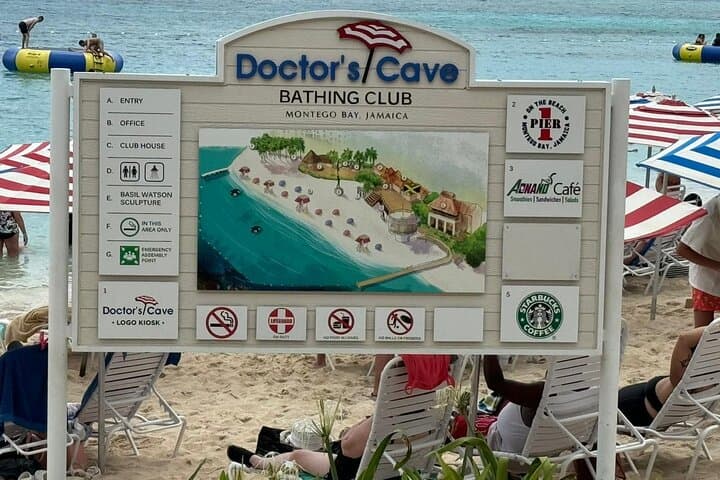 Doctor's Cave Beach Day Trip — Snorkel, Reggae & Jerk in Montego Bay photo 4