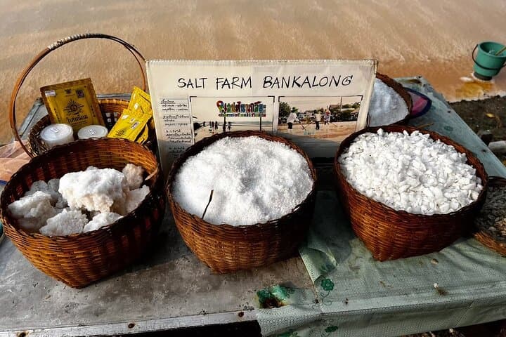 Damnoen Saduak & Maeklong: Floating Markets, Railway Drama and Coconut Farms photo 4