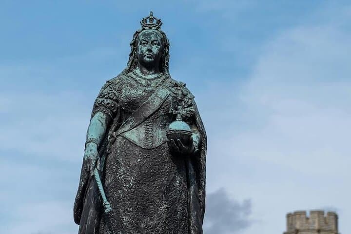 Royal Windsor Self-Guided Walking Tour with App — Windsor & Eton Highlights photo 3